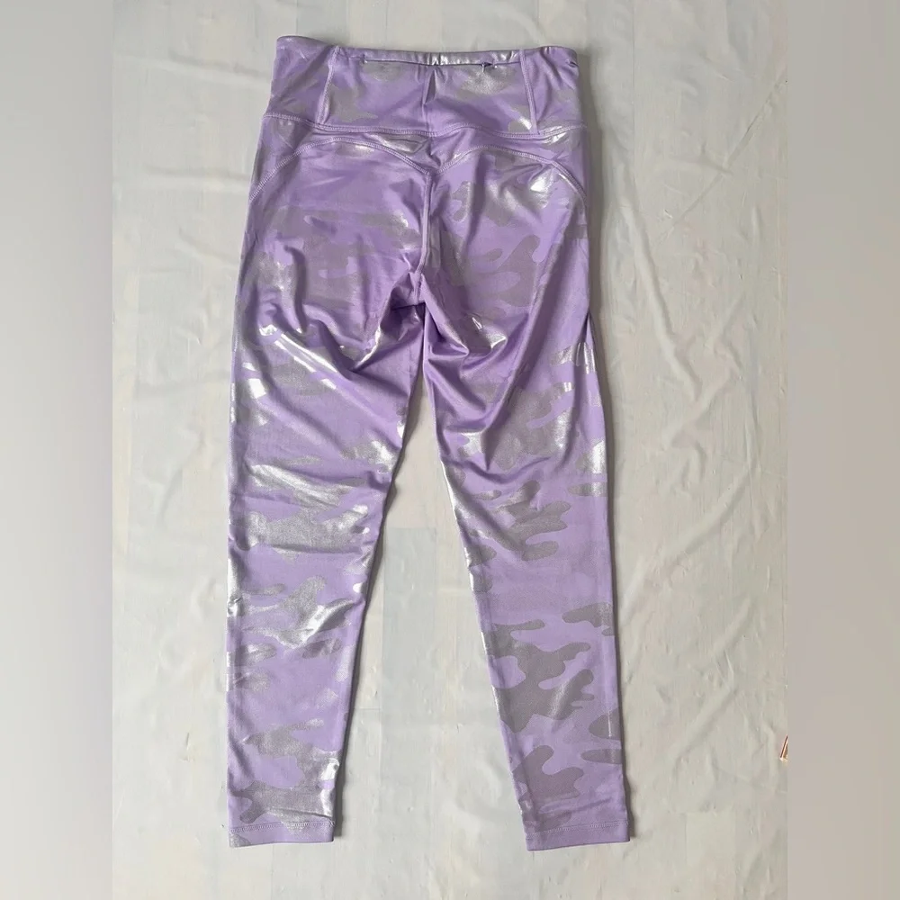Refuge Lavender camo leggings metallic shiny back zip pocket Junior girl's  L